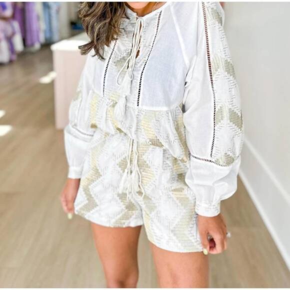 NEW KASIA cassandra shorts in gold/white - Picture 2 of 3